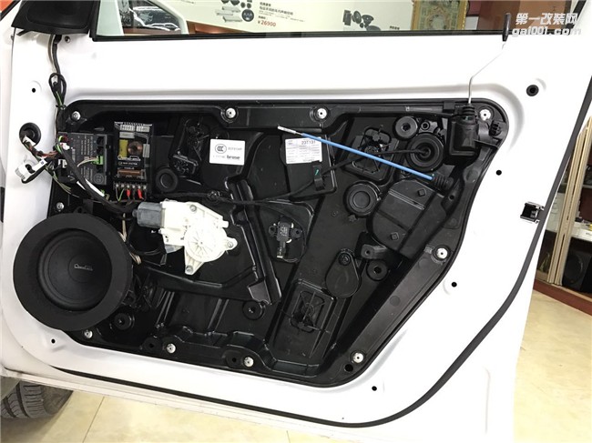 清遠(yuǎn)汽車(chē)音響改裝——奔馳GLA音響改裝歌劇世家VS265套裝喇叭