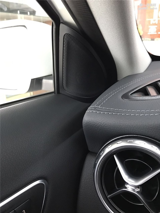 清遠(yuǎn)汽車(chē)音響改裝——奔馳GLA音響改裝歌劇世家VS265套裝喇叭