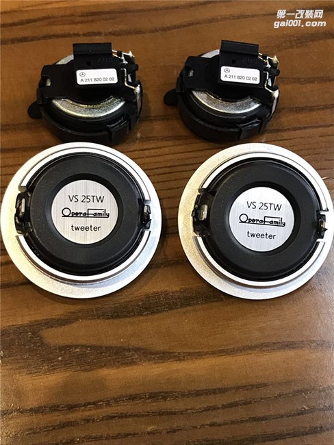 清遠(yuǎn)汽車(chē)音響改裝——奔馳GLA音響改裝歌劇世家VS265套裝喇叭