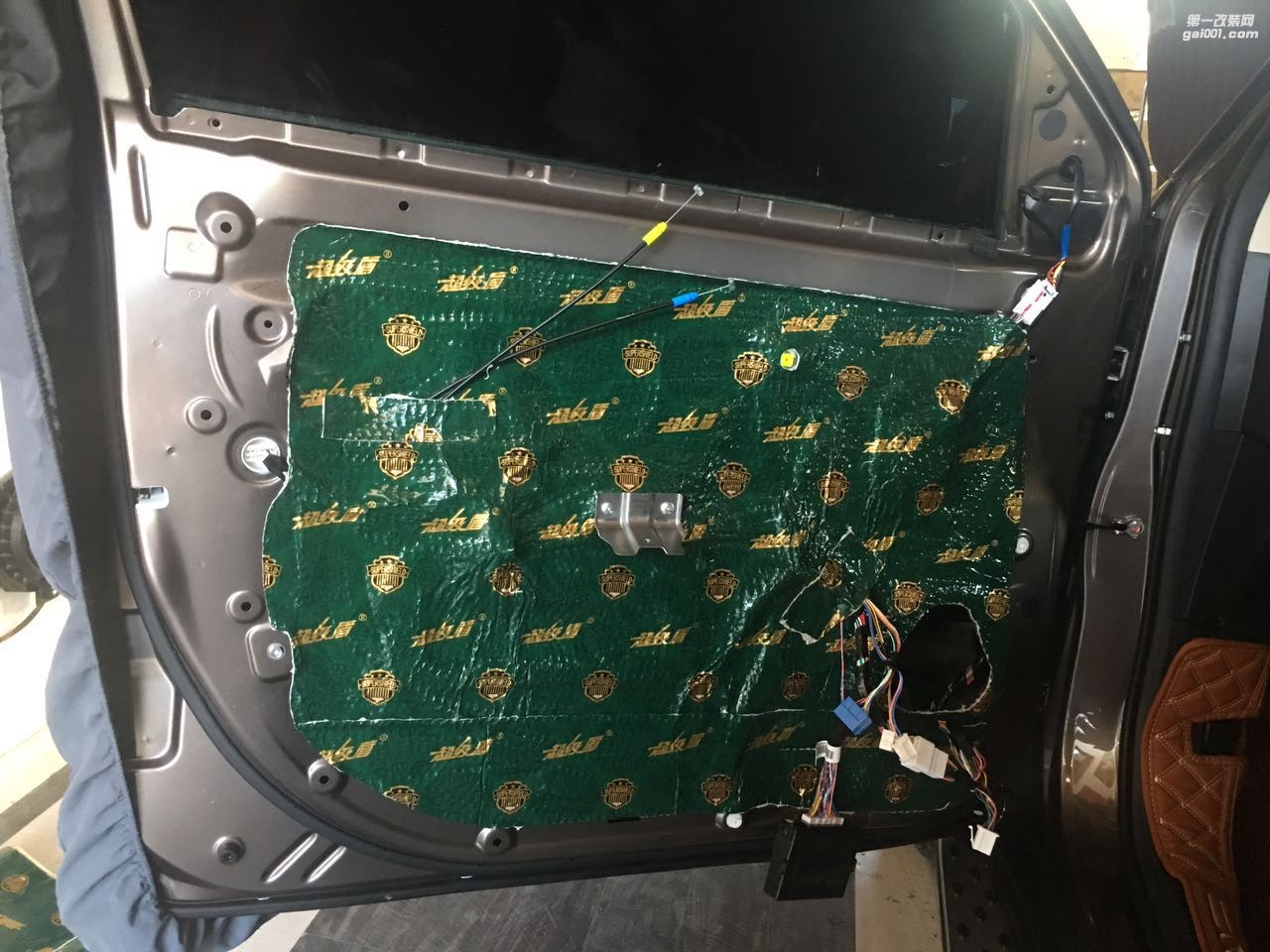 汕頭市星悅汽車音響改裝三菱歐藍(lán)德升級(jí)大能隔音改裝法國(guó)勁浪美國(guó)CDT低音炮這樣的音質(zhì)效果你還在猶豫什么呢