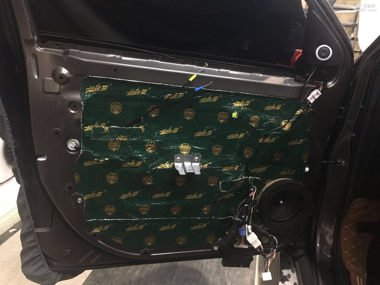 汕頭市星悅汽車音響改裝三菱歐藍(lán)德升級(jí)大能隔音改裝法國(guó)勁浪美國(guó)CDT低音炮這樣的音質(zhì)效果你還在猶豫什么呢