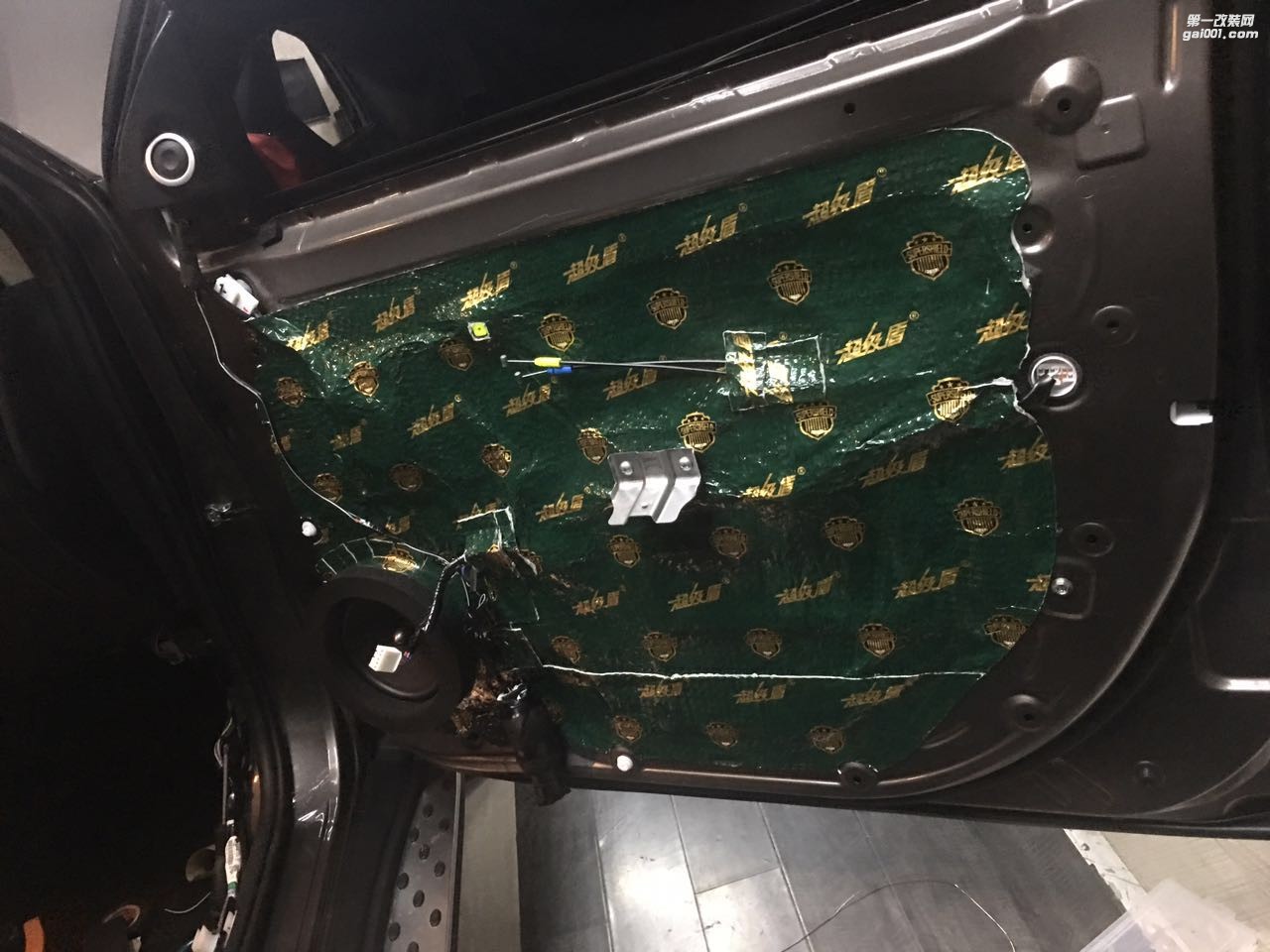 汕頭市星悅汽車音響改裝三菱歐藍(lán)德升級(jí)大能隔音改裝法國(guó)勁浪美國(guó)CDT低音炮這樣的音質(zhì)效果你還在猶豫什么呢