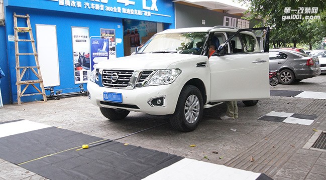 日產(chǎn)途樂尾燈+岔氣燈+大屏機(jī)+道可視全景+電動尾門改裝—成都威威車改