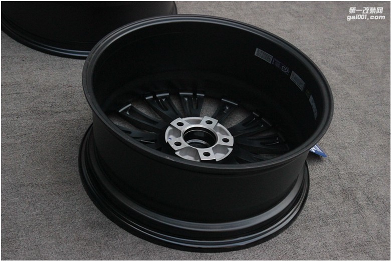 海亚：RAYS VOUGE 5X114.3 19X8 ET35 奥德赛艾力绅杰德RAV4CRVRX NX