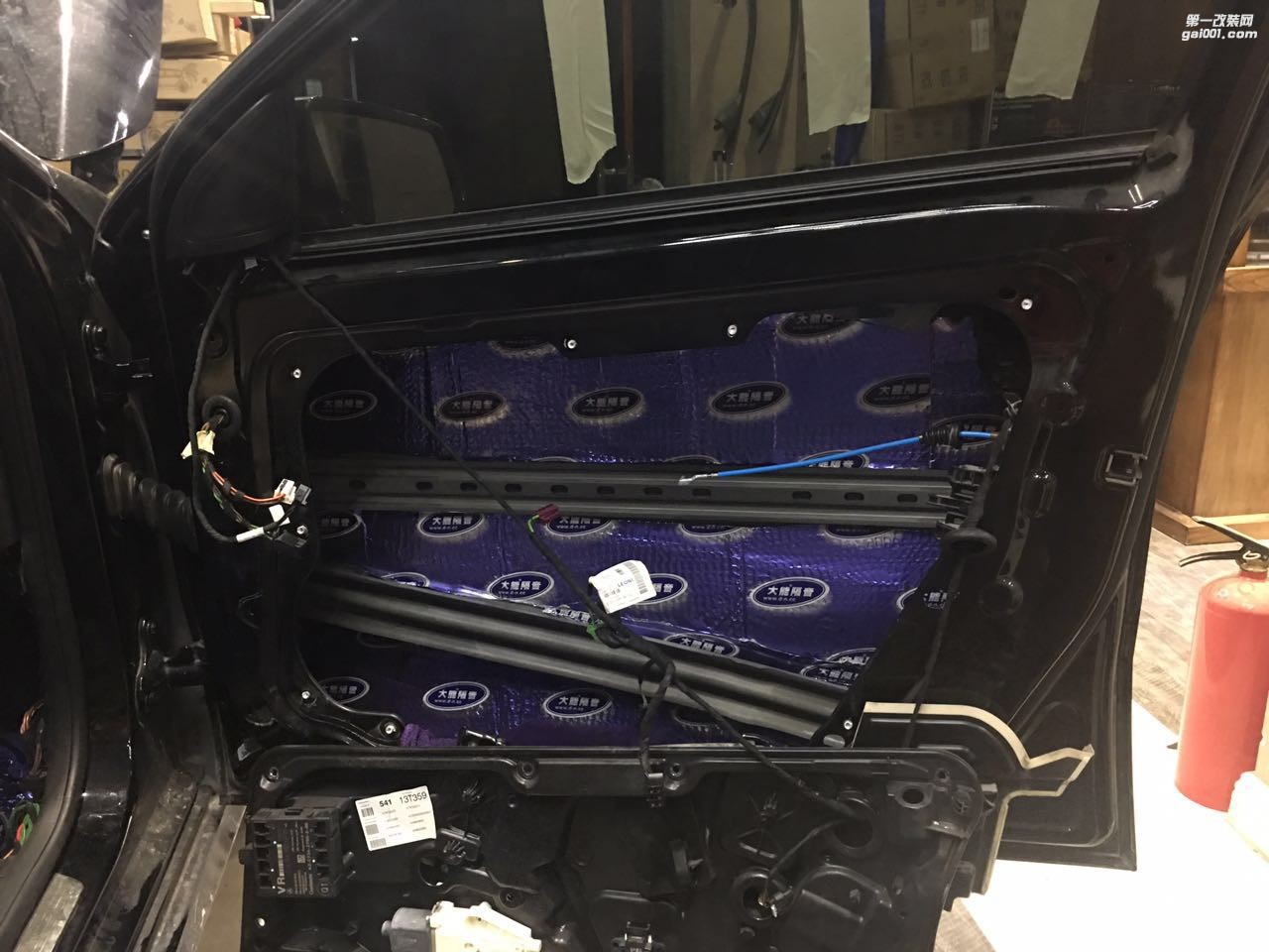 汕頭哪里汽車隔音施工最專業(yè)奔馳A180全車大能隔音汕頭市星悅汽車音響改裝解決車內噪音路噪胎噪問題