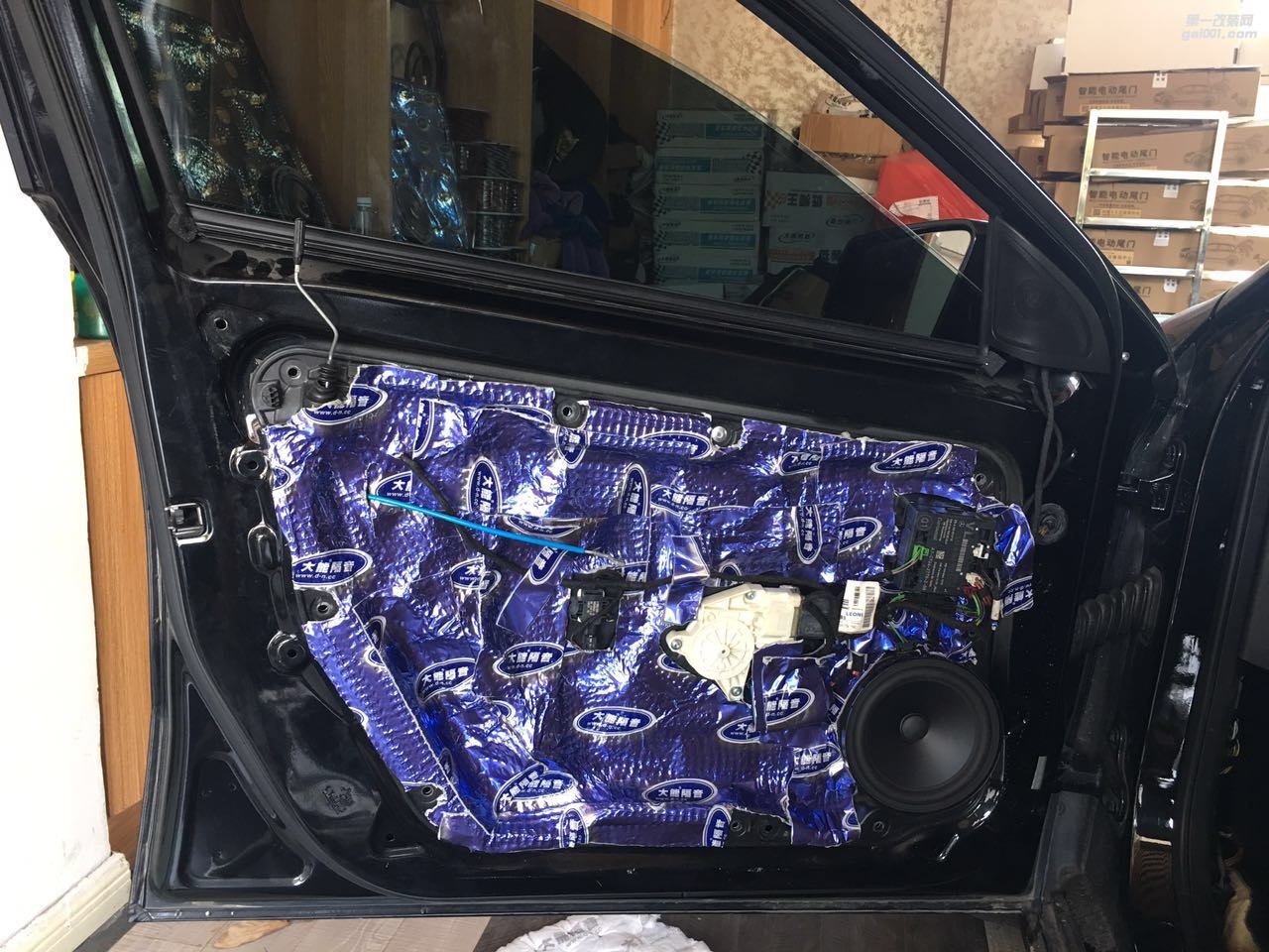 汕頭哪里汽車隔音施工最專業(yè)奔馳A180全車大能隔音汕頭市星悅汽車音響改裝解決車內噪音路噪胎噪問題