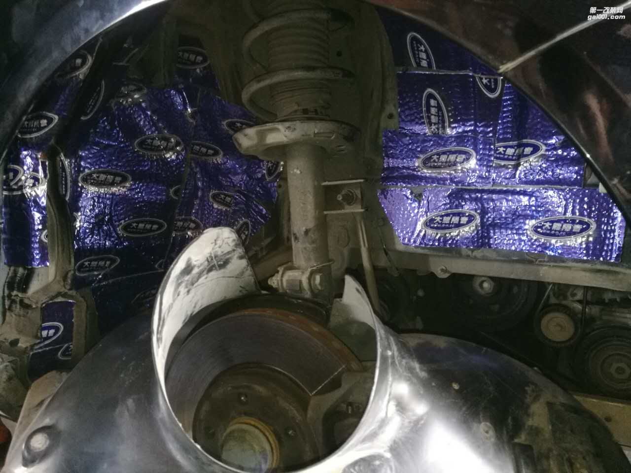 汕頭哪里汽車隔音施工最專業(yè)奔馳A180全車大能隔音汕頭市星悅汽車音響改裝解決車內噪音路噪胎噪問題