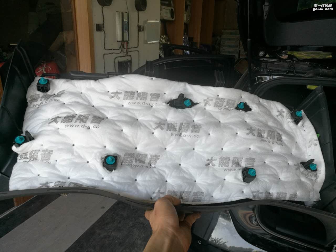 汕頭哪里汽車隔音施工最專業(yè)奔馳A180全車大能隔音汕頭市星悅汽車音響改裝解決車內噪音路噪胎噪問題