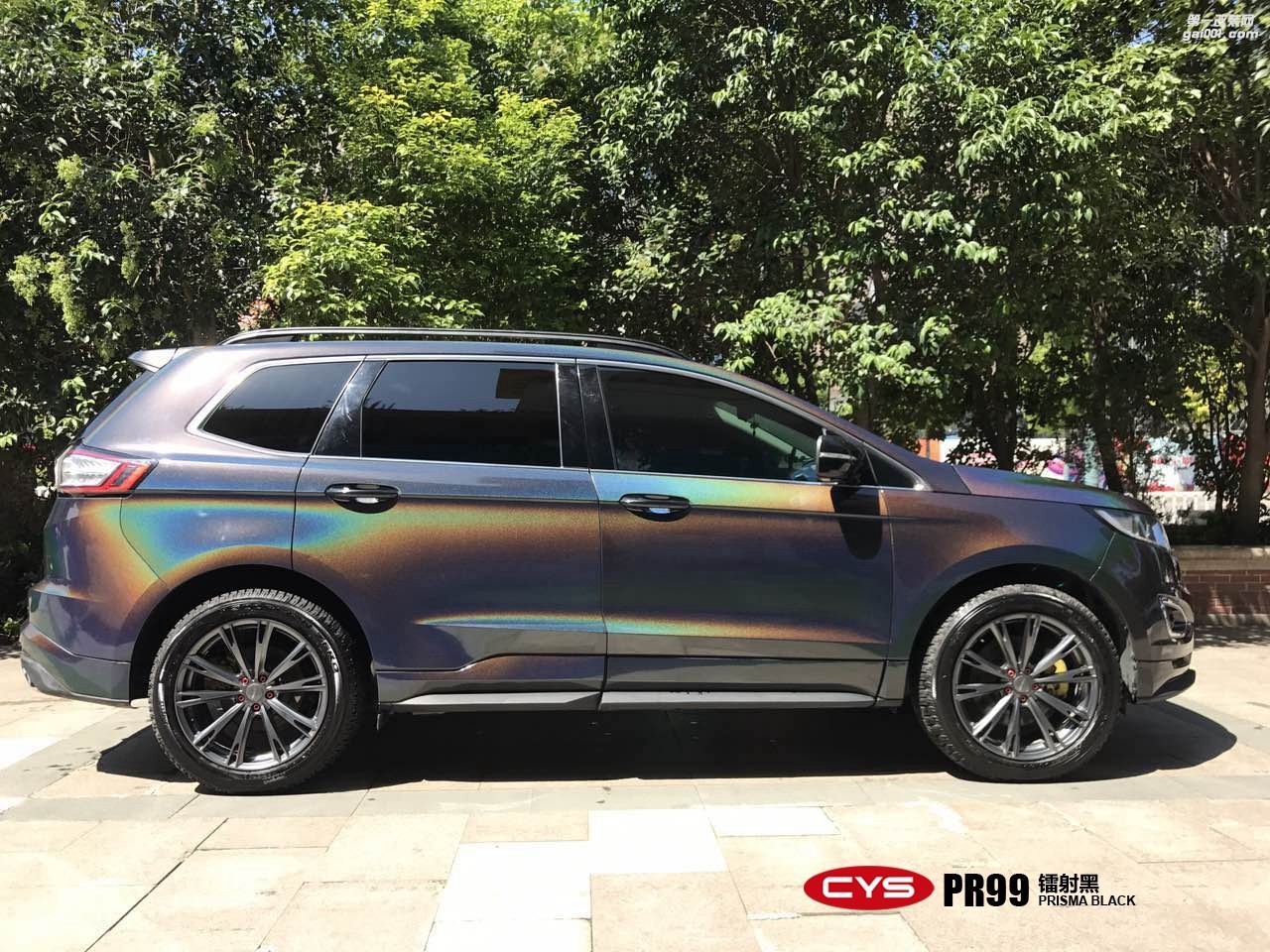 四川成都車(chē)衣裳福特銳界鐳射黑PR99汽車(chē)改色貼膜