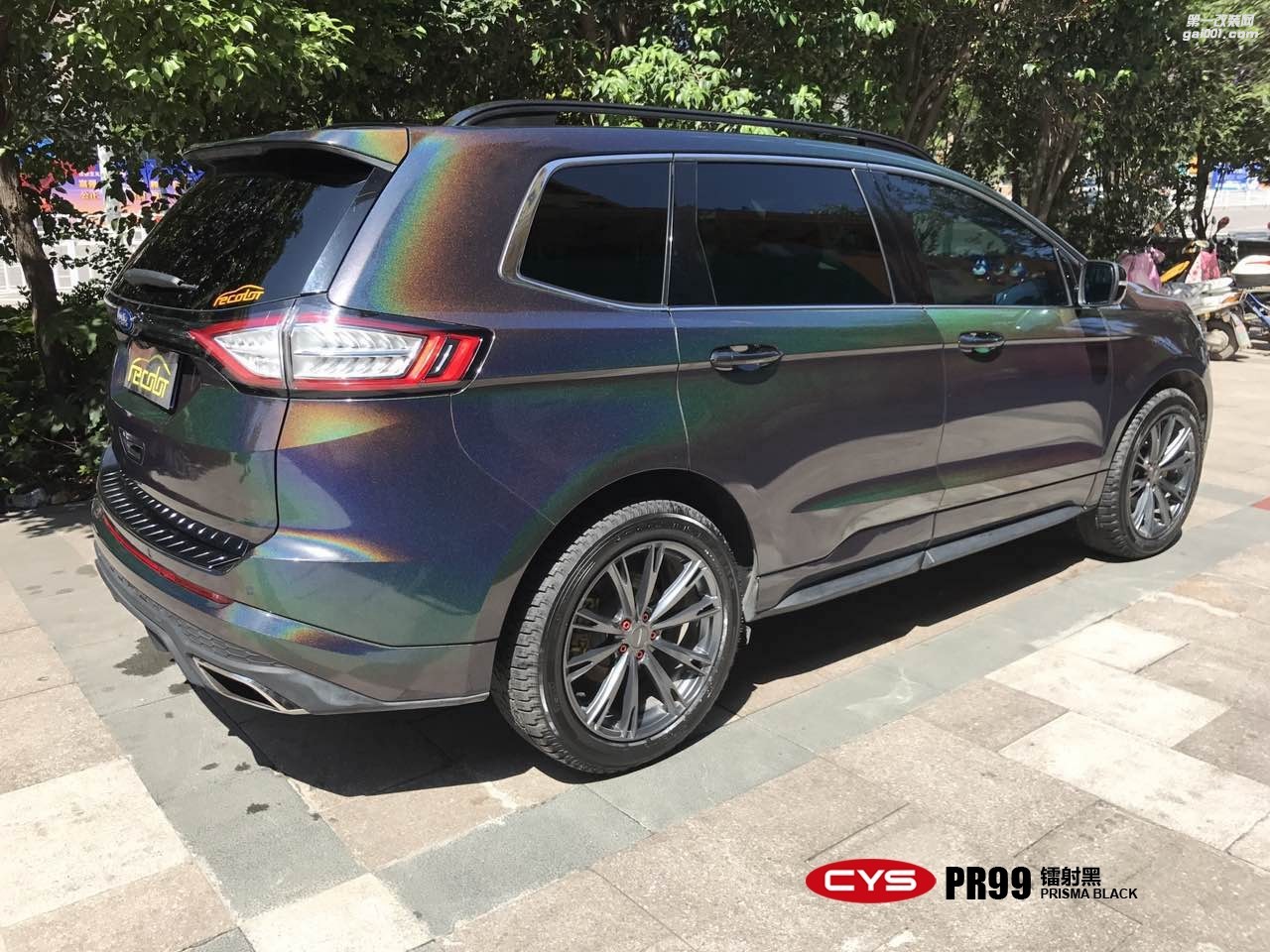 四川成都車(chē)衣裳福特銳界鐳射黑PR99汽車(chē)改色貼膜