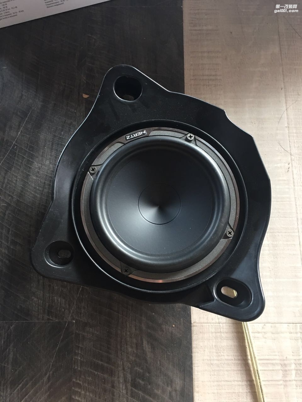 汕頭哪里汽車音響改裝施工最專業(yè)奔馳C200L改裝音響系統(tǒng)意大利赫茲三分頻汕頭市星悅汽車音響改裝