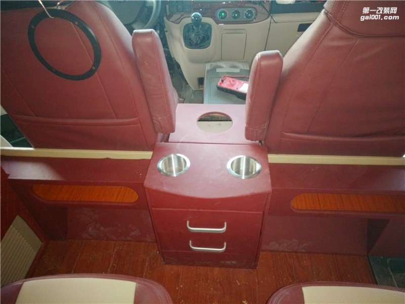 福特九座商務(wù)車內(nèi)飾改裝
