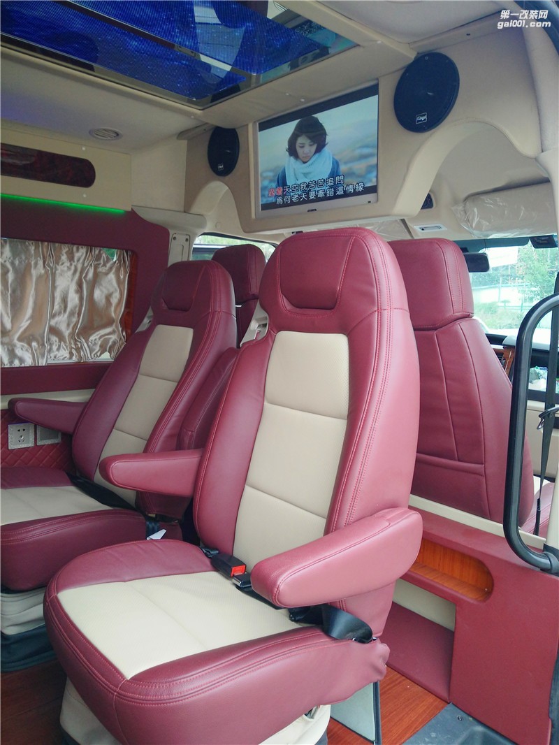 福特九座商務(wù)車內(nèi)飾改裝
