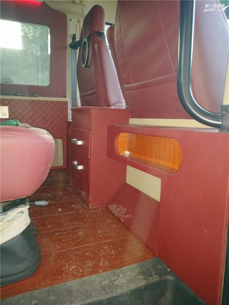 福特九座商務(wù)車內(nèi)飾改裝