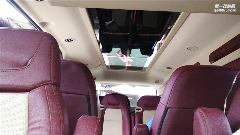 福特九座商務(wù)車內(nèi)飾改裝