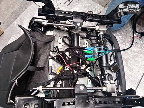 福特銳界12向電動(dòng)座椅+座椅通風(fēng)改裝--成都威威車改