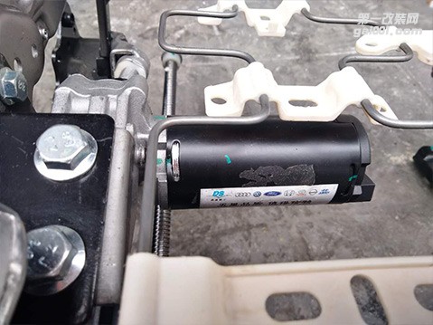 福特銳界12向電動(dòng)座椅+座椅通風(fēng)改裝--成都威威車改