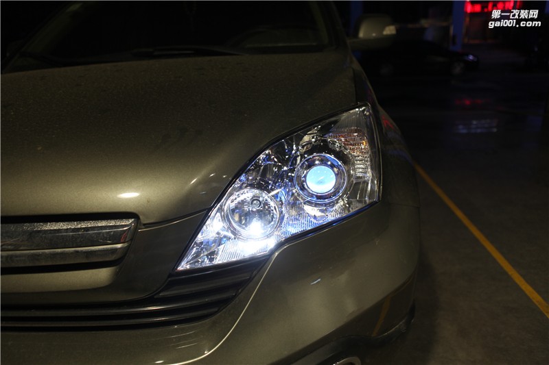 广西振翔车灯升级，本田CRV升级双光透镜，专业大灯升级改装