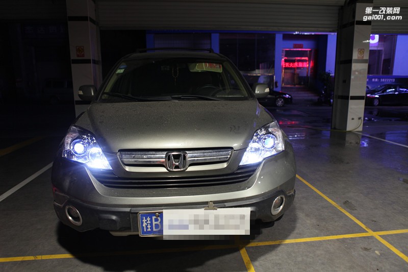 廣西振翔車燈升級，本田CRV升級雙光透鏡，專業(yè)大燈升級改裝