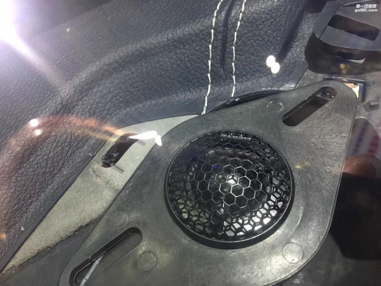 吉普自由光全車(chē)隔音擊敗噪聲從大能隔音開(kāi)始擊敗車(chē)內(nèi)所有噪聲汕頭市星悅汽車(chē)音響改裝美國(guó)CDT
