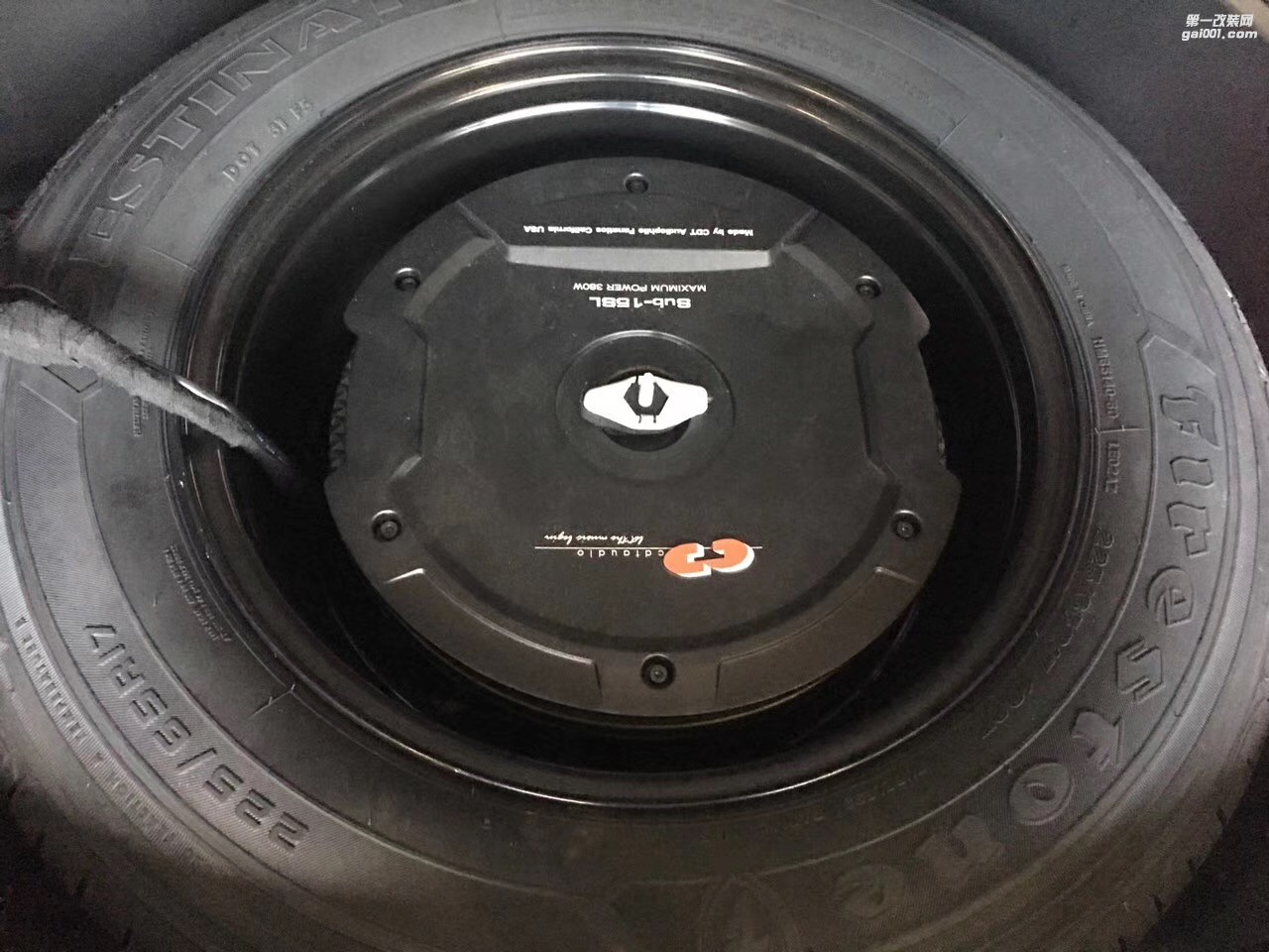 吉普自由光全車(chē)隔音擊敗噪聲從大能隔音開(kāi)始擊敗車(chē)內(nèi)所有噪聲汕頭市星悅汽車(chē)音響改裝美國(guó)CDT