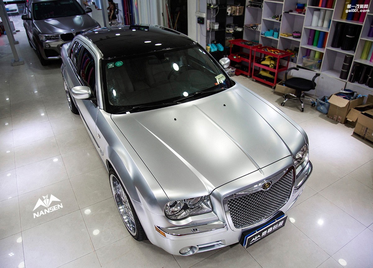 克萊斯勒300C汽車改色電光銀