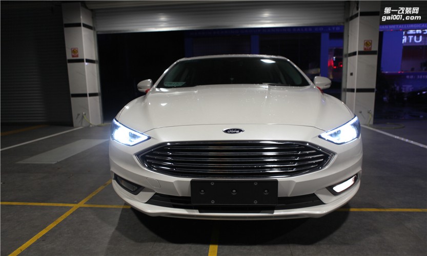 改雙光透鏡，氙氣燈，車燈改裝口碑店，振翔車燈升級(jí)