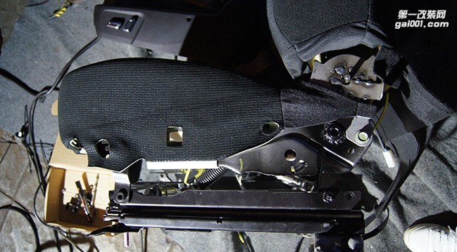 丰田卡罗拉混动电动座椅6向改装--成都威威车改