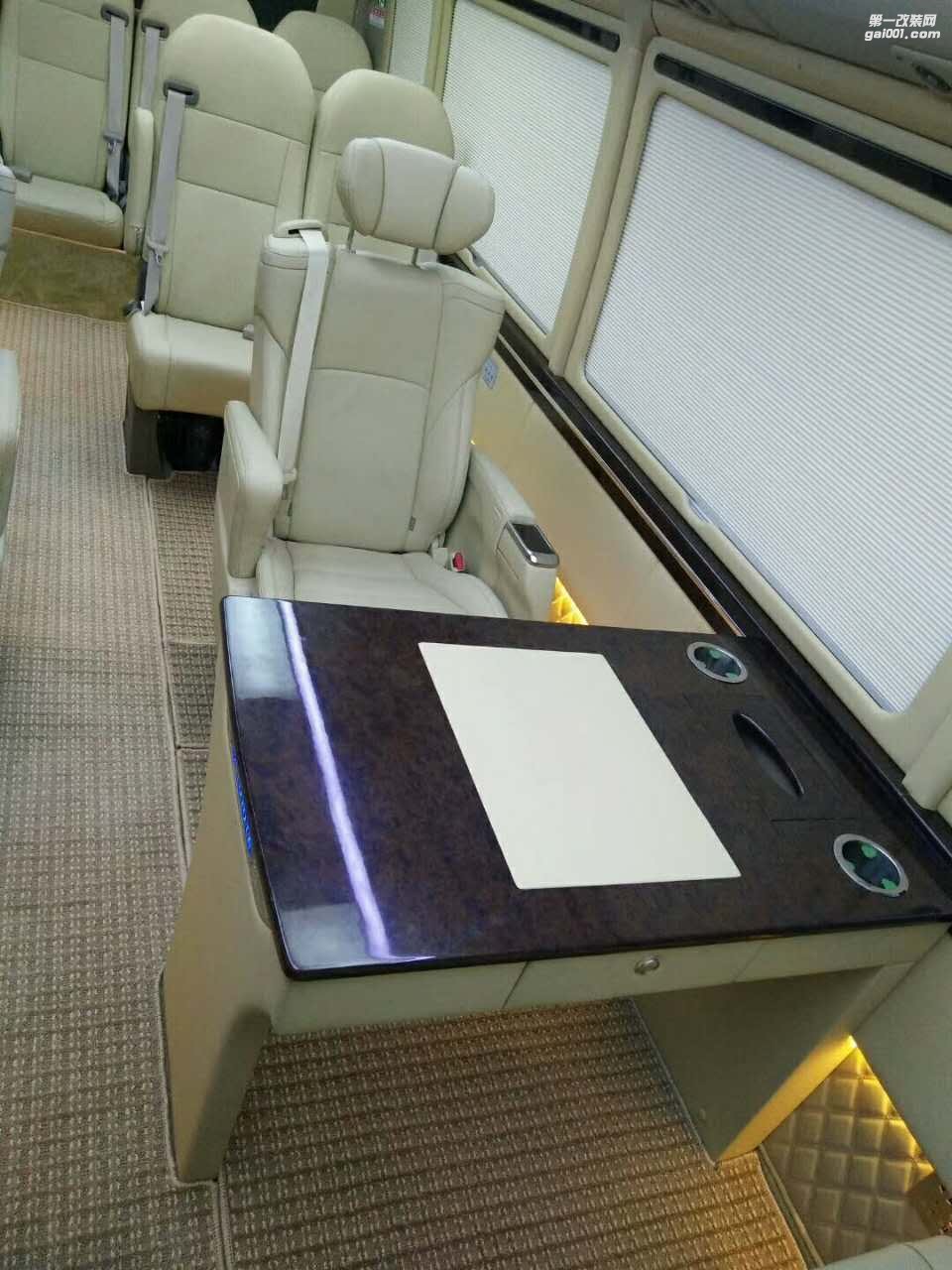 考斯特豪華內(nèi)飾 ----房車 商務(wù)車