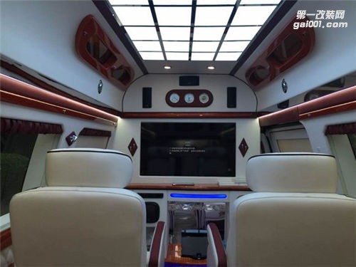 明星座駕頂級商務(wù)車福特E350——孔易改裝車