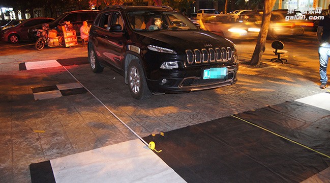 Jeep自由光改裝道可視360全景—成都威威車改