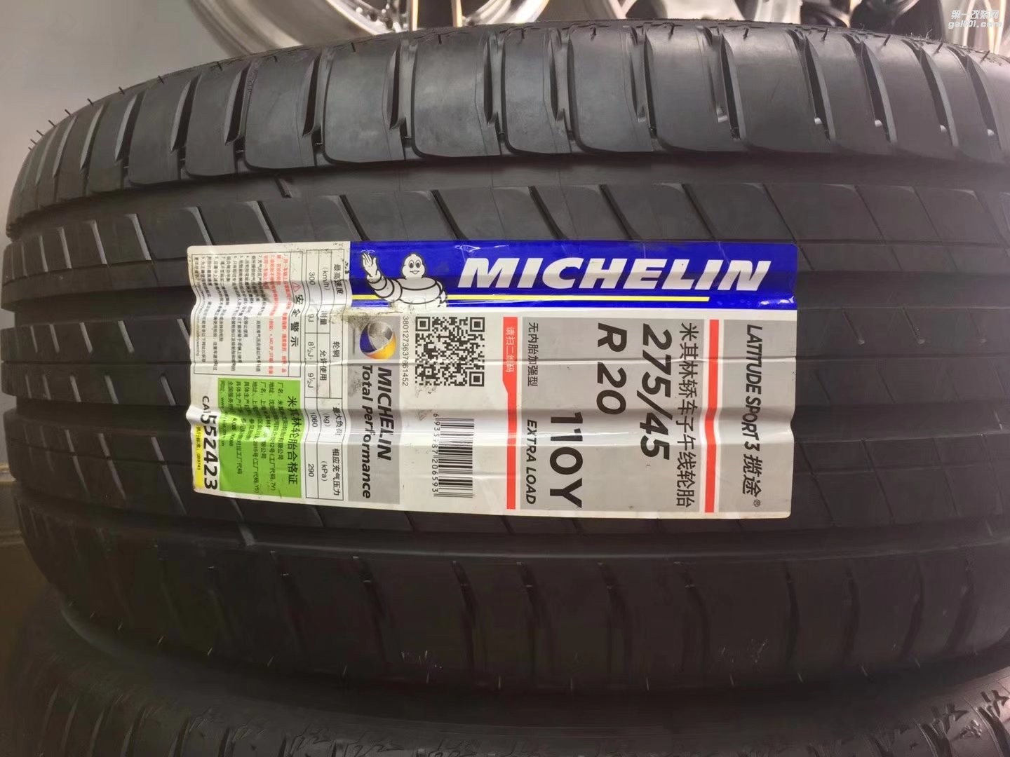 現(xiàn)貨一套，[酷] 找貨的朋友，看到私信我！  全新拆車，保時捷 卡宴 RS 20寸  連全新胎，米其林：275-45-20 ????