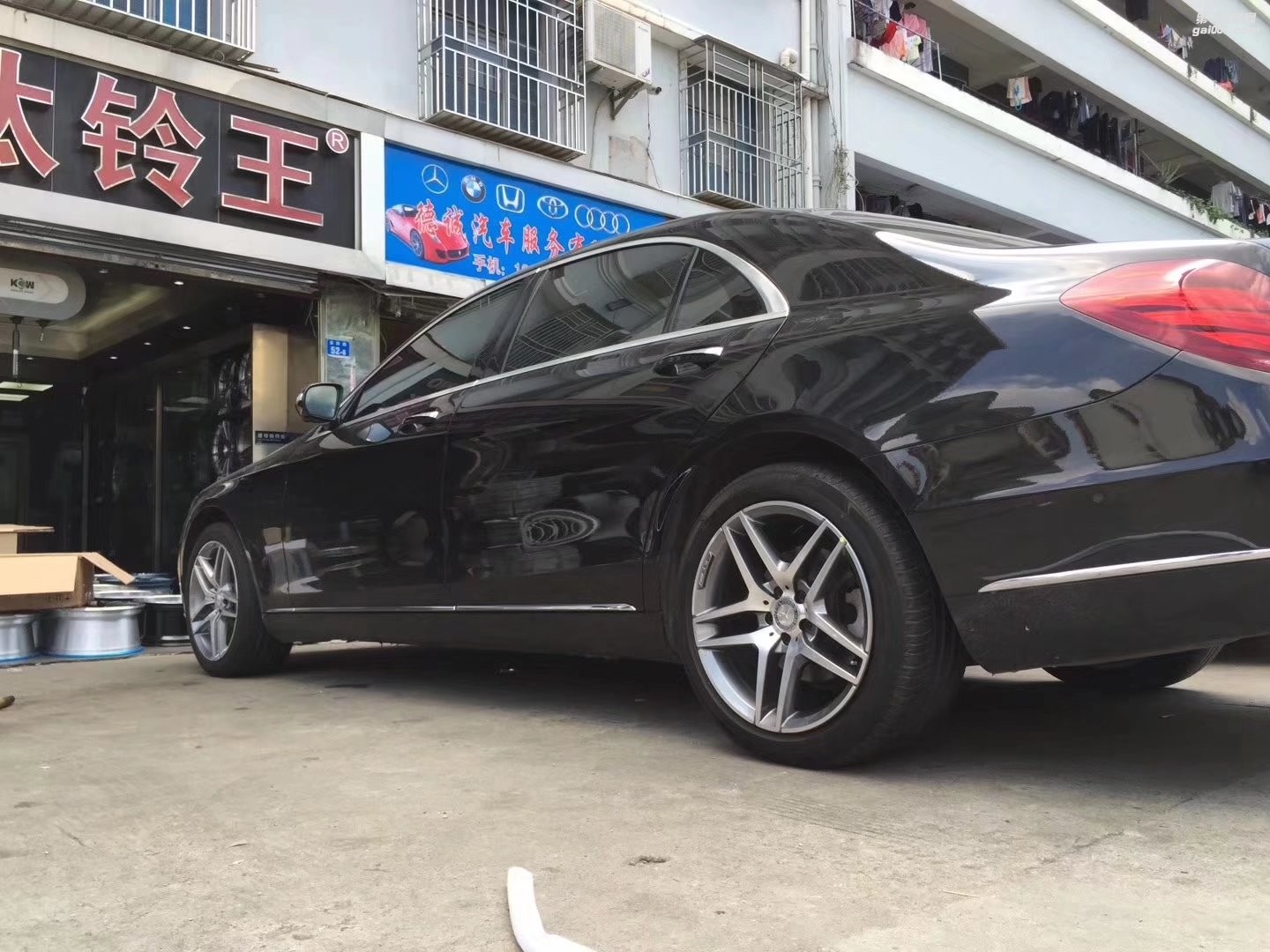 奔馳，裝 原裝  19寸 AMG 完工 ！