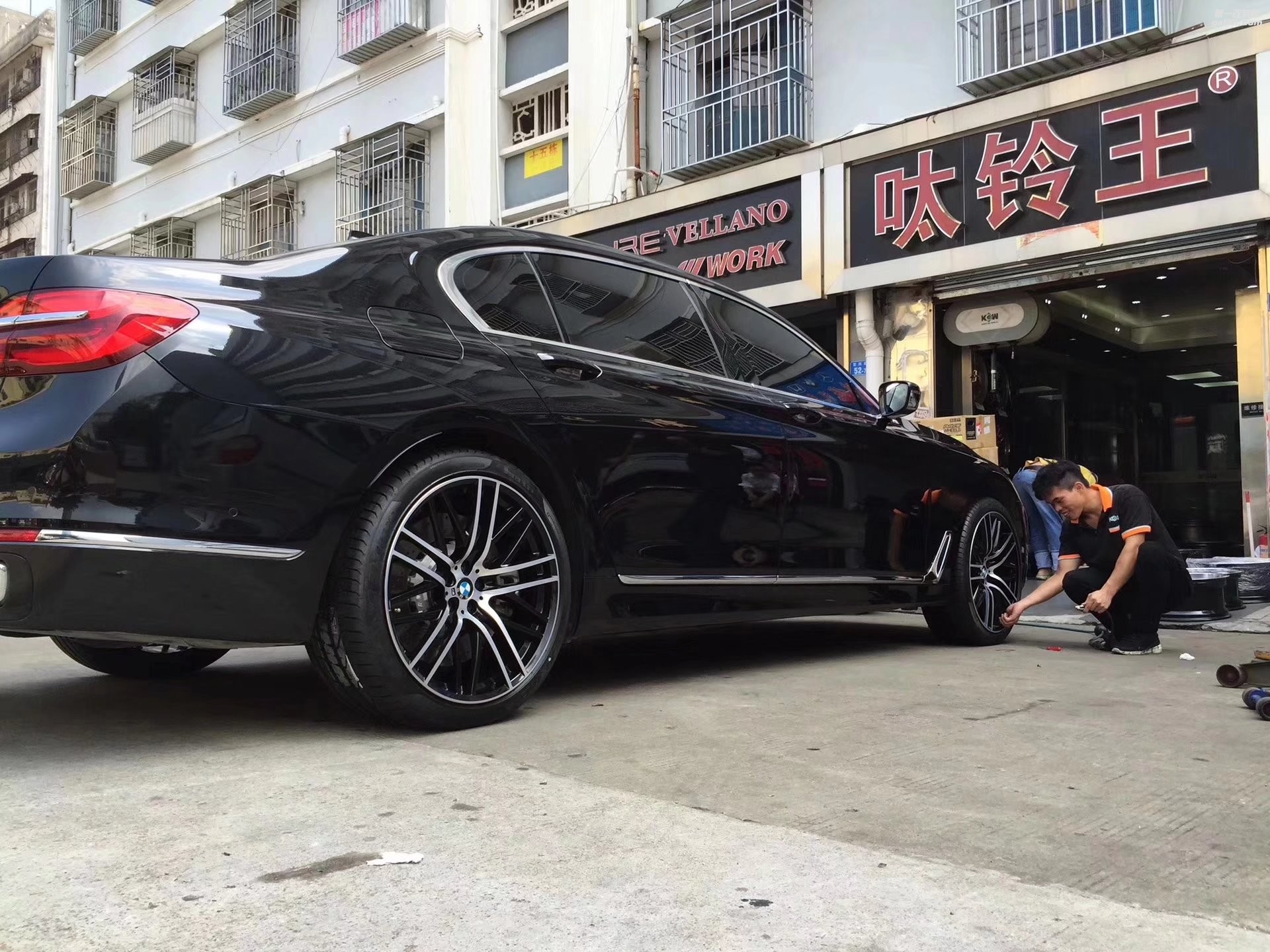 新款7系，裝 21寸 原廠 完工！