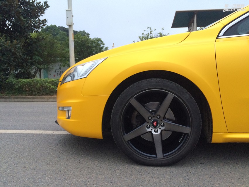 標(biāo)致508電光黃+18祖國(guó)沃森CV3