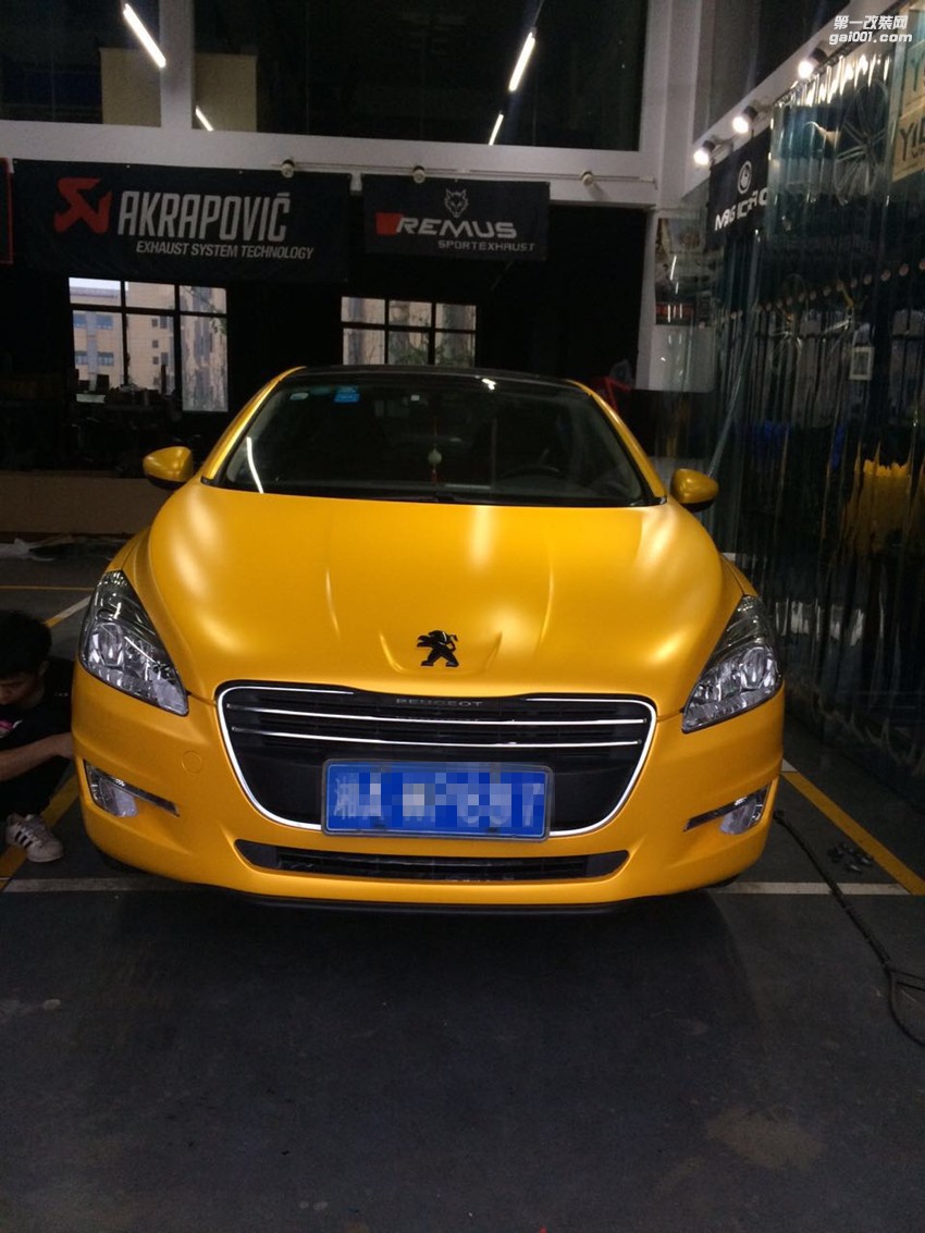 標(biāo)致508電光黃+18祖國(guó)沃森CV3