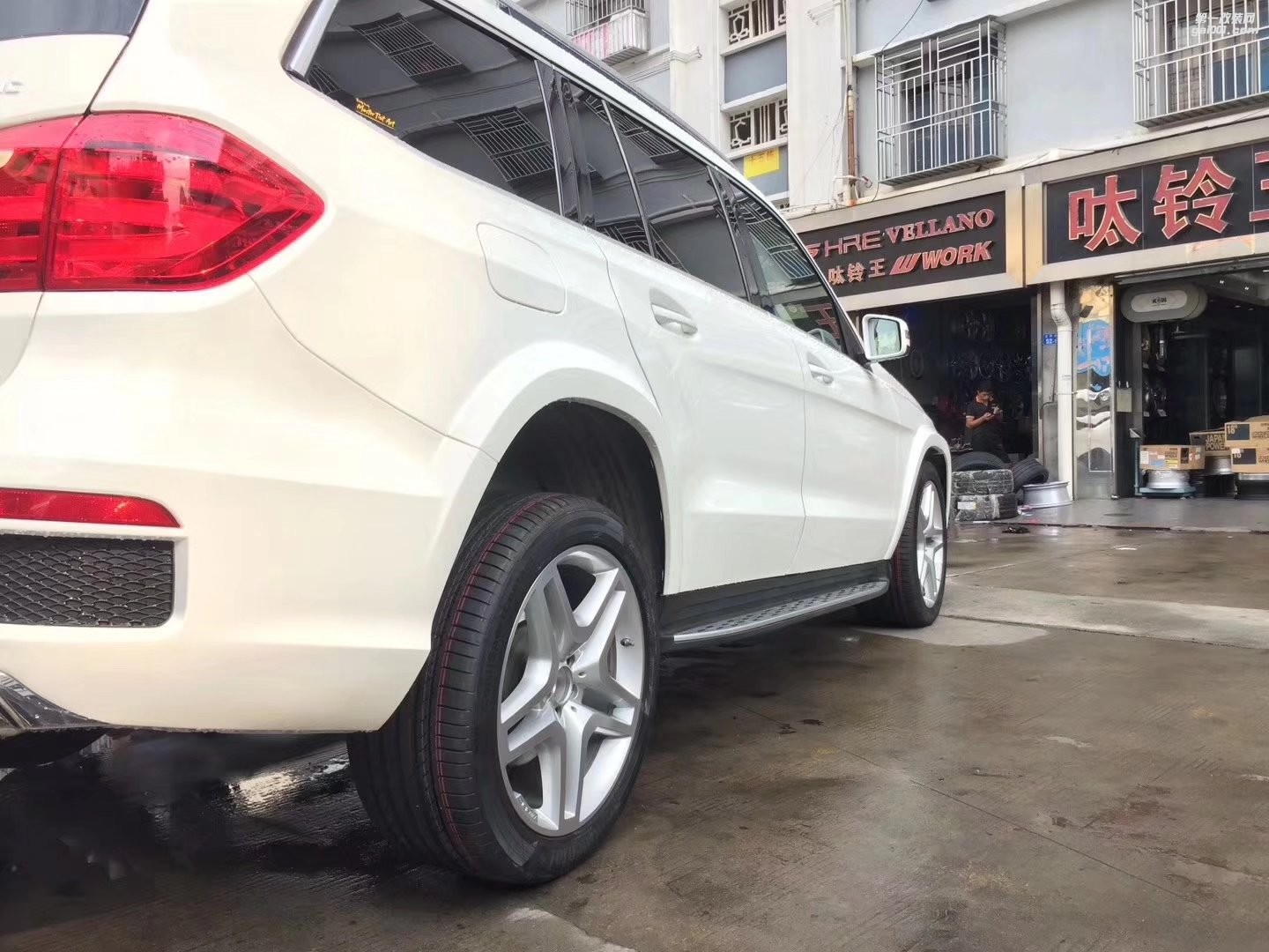 奔馳，換 原裝 21寸 AMG 完工！