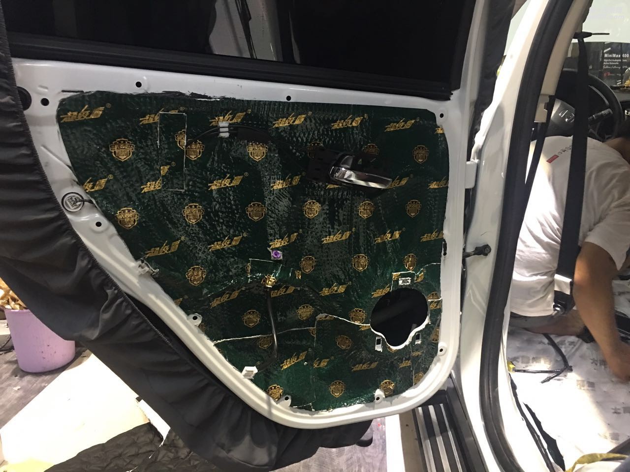 開最“靜”愛車，行快樂旅程汕頭本田繽智全車隔音降噪告別噪聲非靜不可汕頭市星悅汽車音響改裝汽車降噪