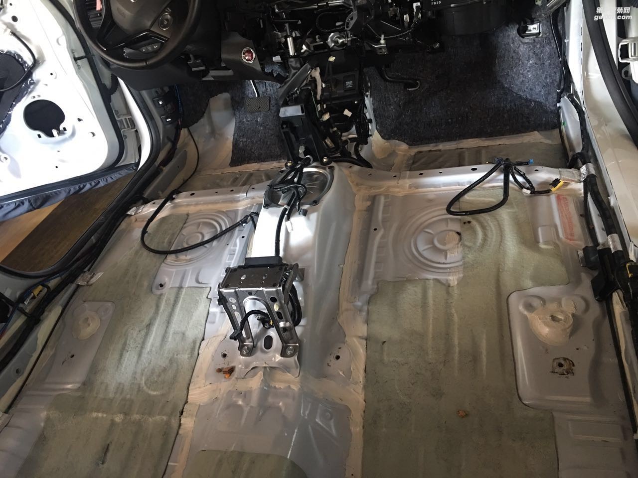 開最“靜”愛車，行快樂旅程汕頭本田繽智全車隔音降噪告別噪聲非靜不可汕頭市星悅汽車音響改裝汽車降噪