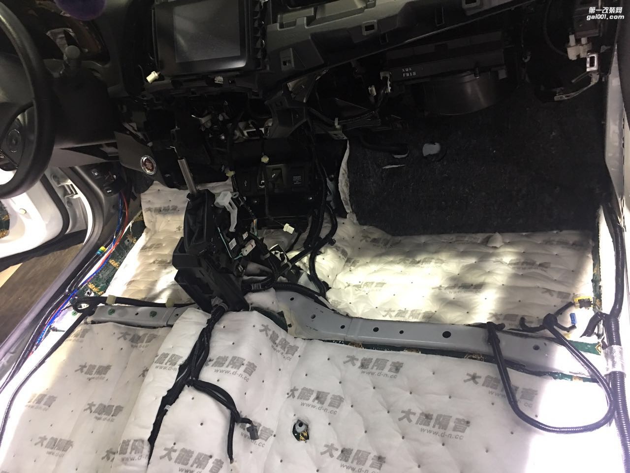 開最“靜”愛車，行快樂旅程汕頭本田繽智全車隔音降噪告別噪聲非靜不可汕頭市星悅汽車音響改裝汽車降噪
