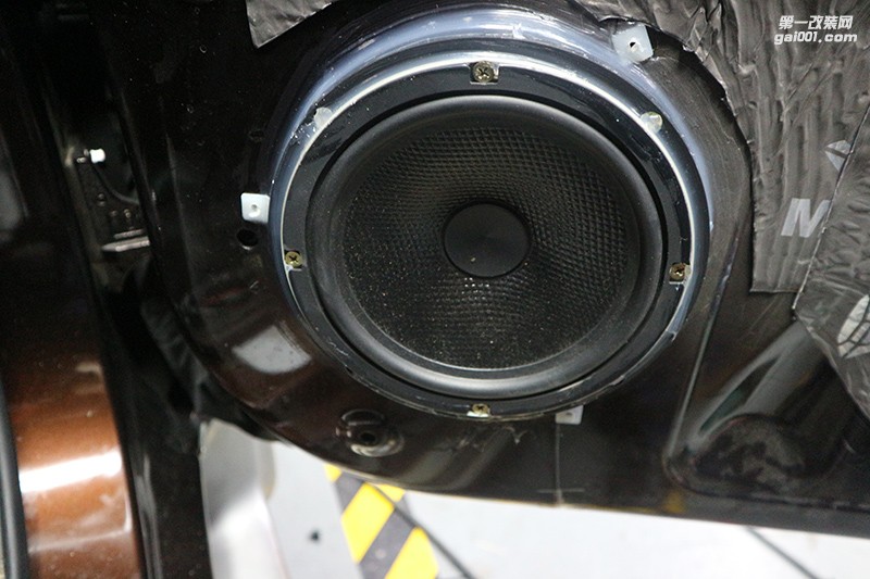 改造靜謐大空間，清遠至上汽車音響改裝馭勝S350全車隔音