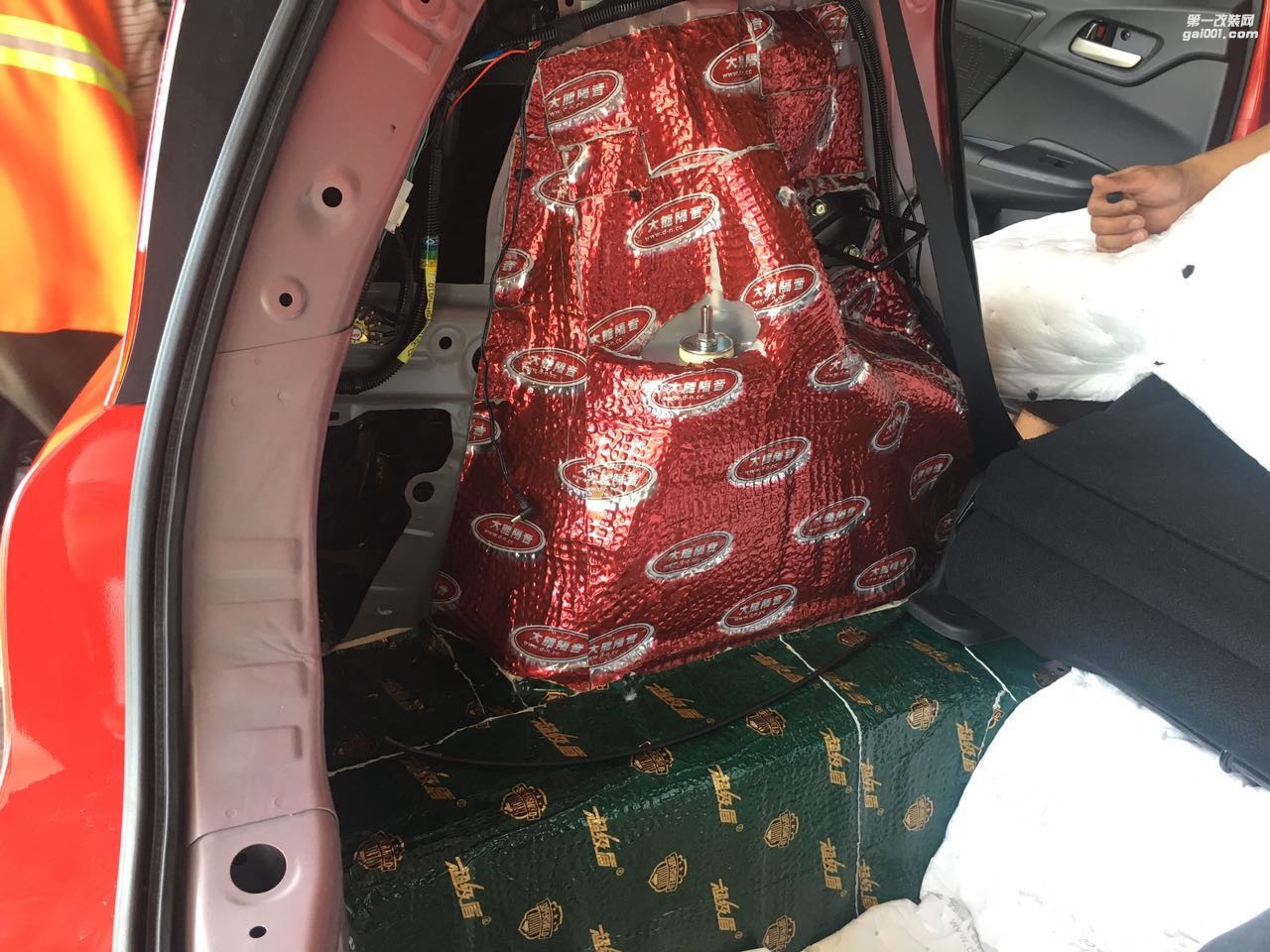讓耳朵享福本田飛度小空間也要好音樂汕頭市星悅汽車音響喚醒記憶耳朵想旅行四門后備箱隔音改裝意大利赫茲喇叭