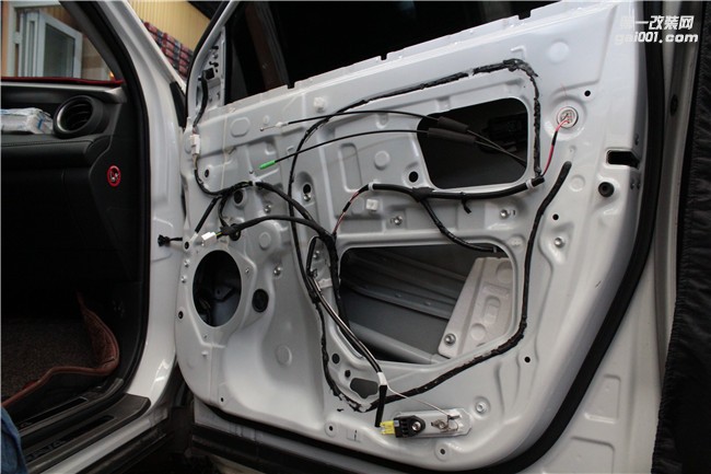 丰田RAV4改装伊顿汽车音响 斯派朗DSP处理器