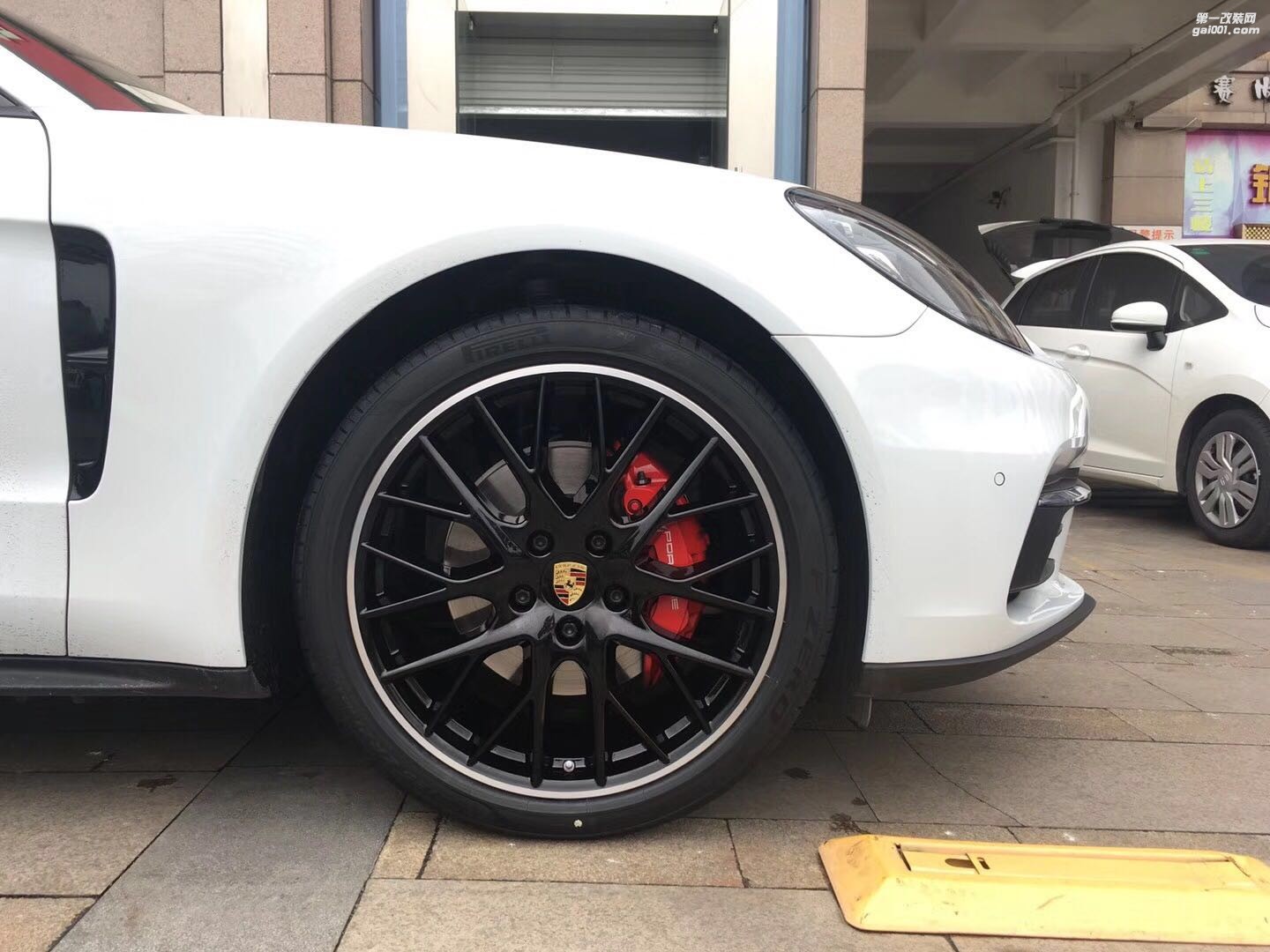保時捷 E-Hybrid Panamera Turbo 升級20寸21寸鍛造輪轂輪胎