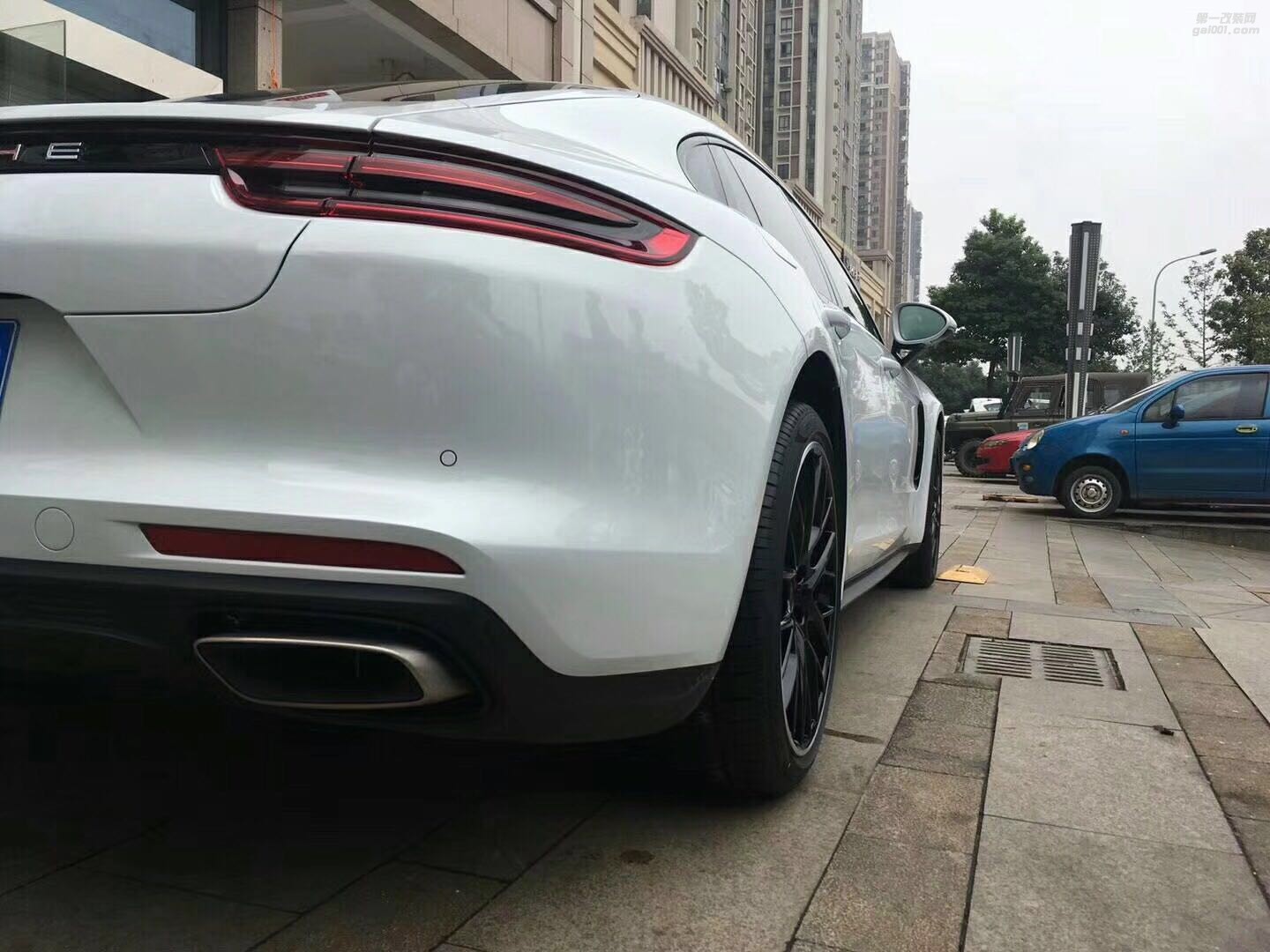 保時捷 E-Hybrid Panamera Turbo 升級20寸21寸鍛造輪轂輪胎