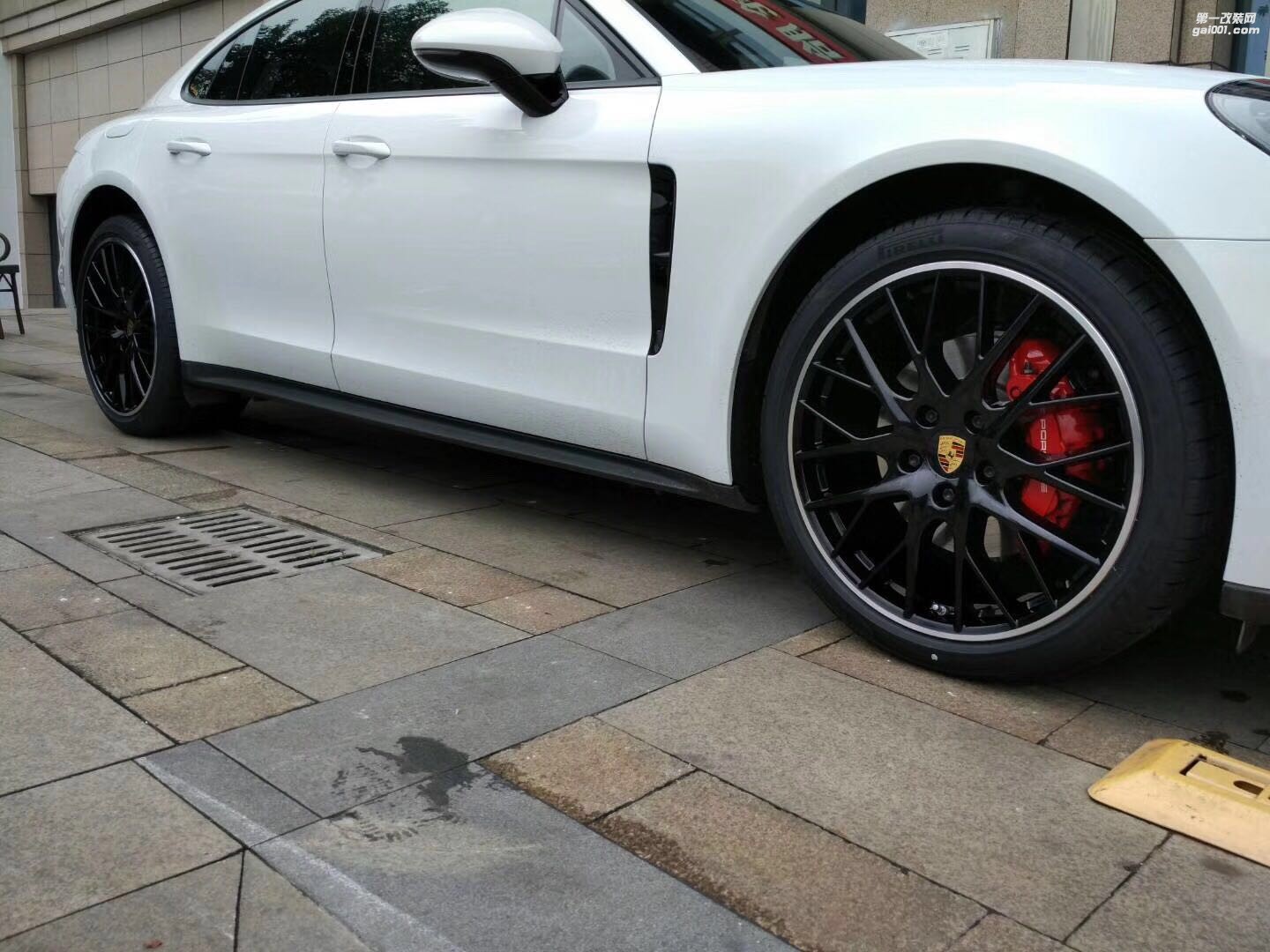 保時捷 E-Hybrid Panamera Turbo 升級20寸21寸鍛造輪轂輪胎