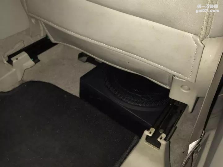 三菱翼神清遠(yuǎn)至上汽車音響改裝 美特靜全車隔音配合歌劇世家音響打造迷人聲線