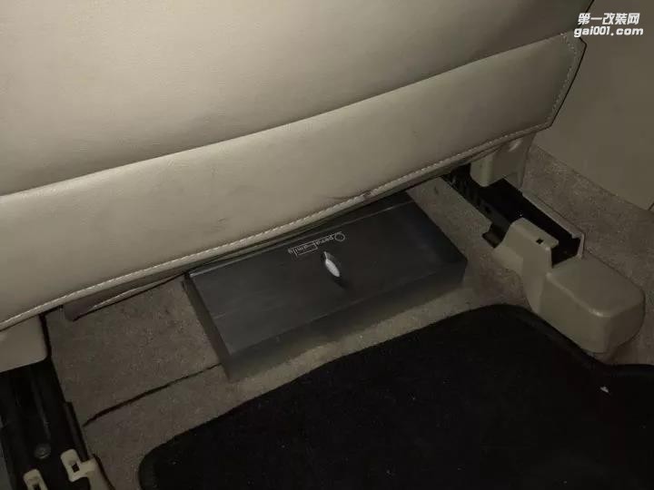 三菱翼神清遠(yuǎn)至上汽車音響改裝 美特靜全車隔音配合歌劇世家音響打造迷人聲線