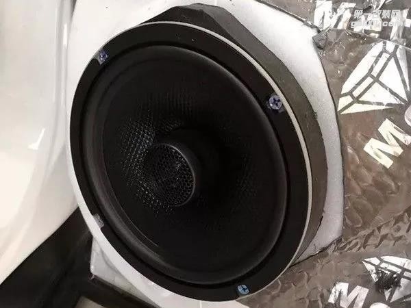 豐田霸道清遠(yuǎn)至上汽車音響改裝 歌劇世家、英國正弦波音響讓你即享HIFI好歌