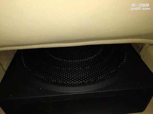 豐田霸道清遠(yuǎn)至上汽車音響改裝 歌劇世家、英國正弦波音響讓你即享HIFI好歌